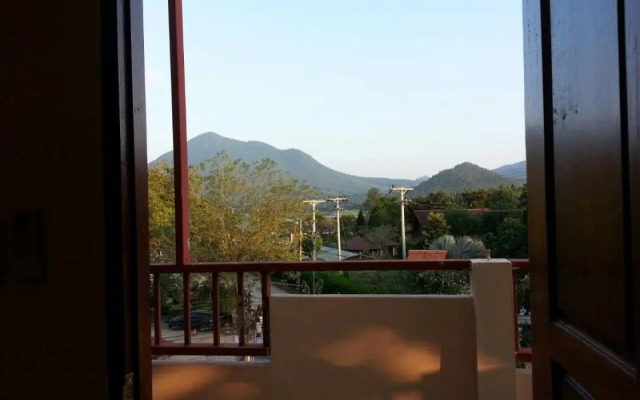 Chiangkhan See View Guest House