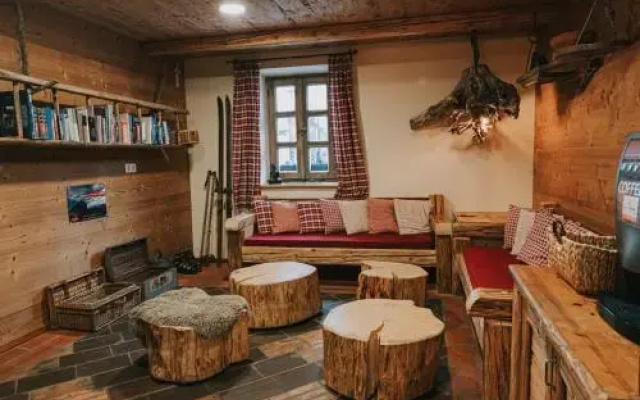 Hostel Lukna