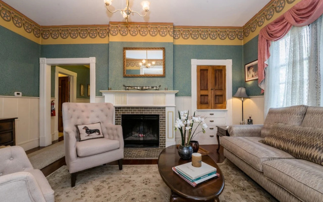 Madison Street Inn