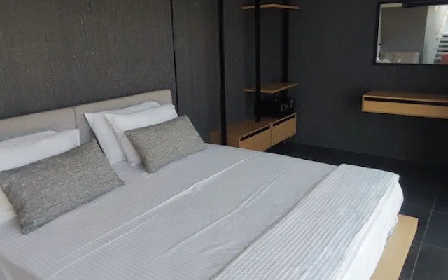 Summertime Signature Suites