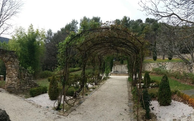Luberon's Hidden Gem