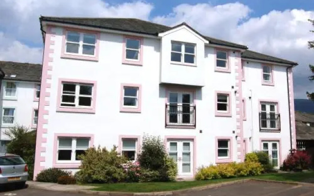 2 Greta Grove House