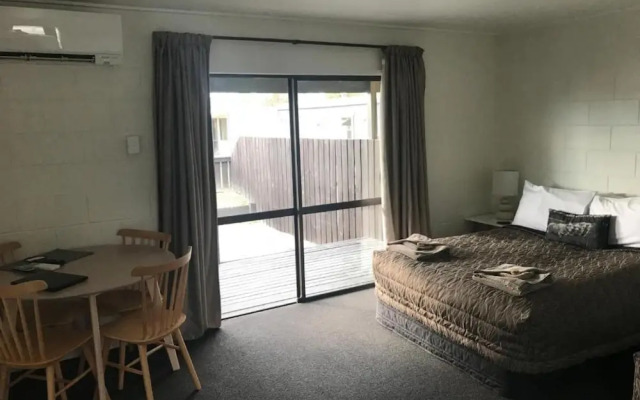 Mackenzie Motels