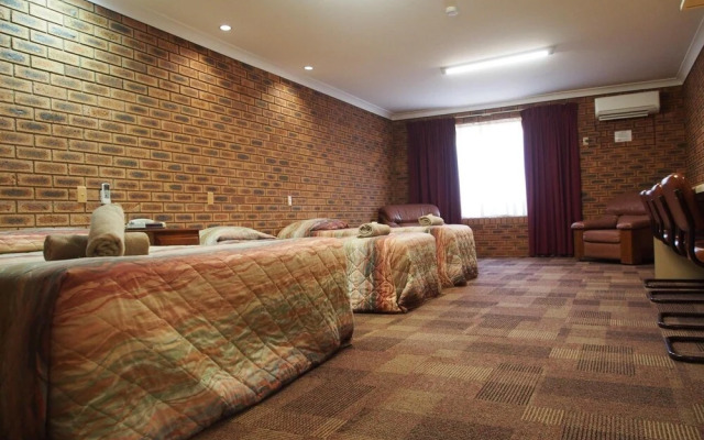 Cobar Town and Country Motor Inn