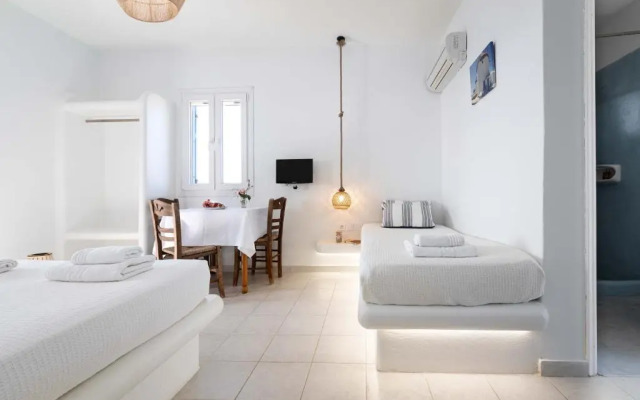 Manolis Studios