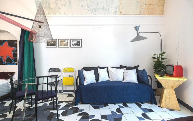 Balloon Design Studio Apartment