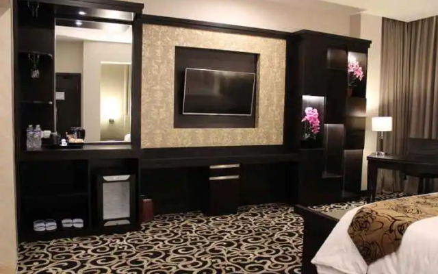 Grand Royal Denai Hotel