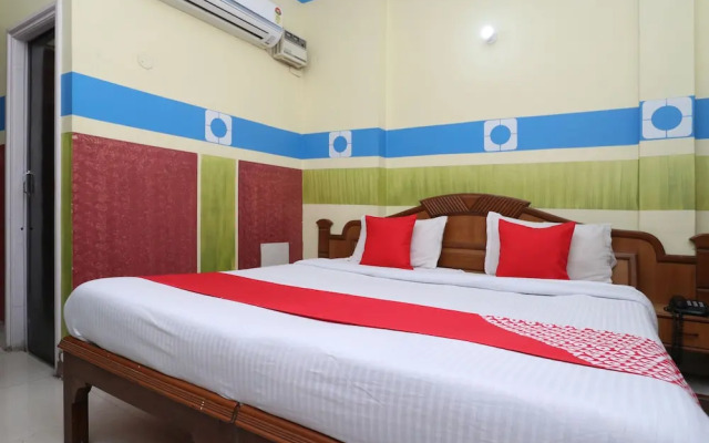 OYO 30100 Lucky Guest House