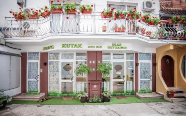 Отель Hostel Kutak Сербия, Нови Сад - отзывы, цены и фото номеров - забронировать отель Hostel Kutak онлайн вид на фасад