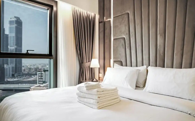Stayis- 1 BR Spacious & Luxury Apartment