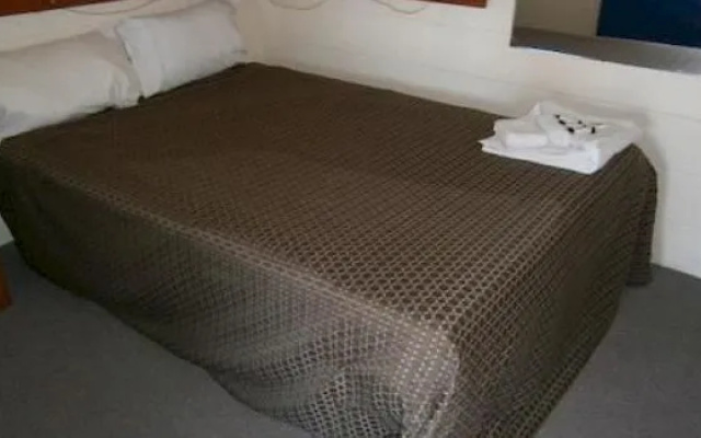 Tara Hotel Motel