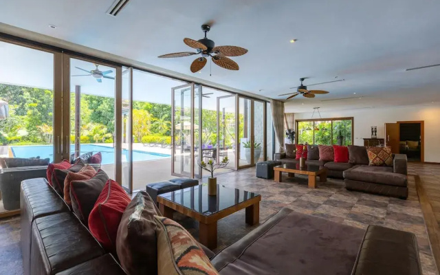 Large 6 Bed Luxury Villa on the Golf Course (PHJ)