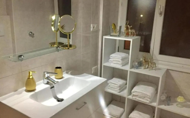 Gold Experience