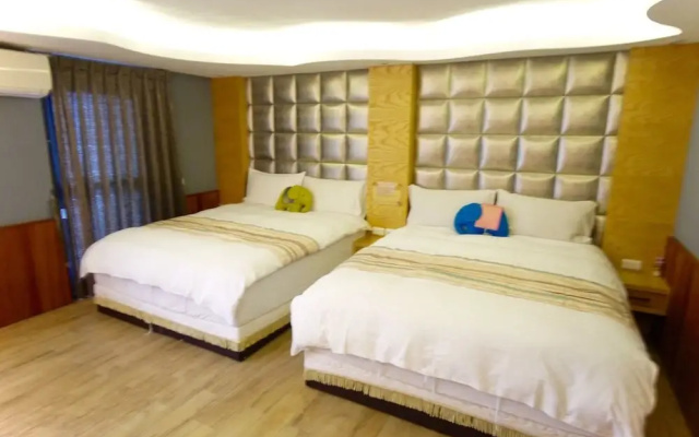 Big City Small House Homestay