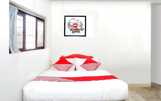 OYO 1196 Hotel Pura Puspa Rosa