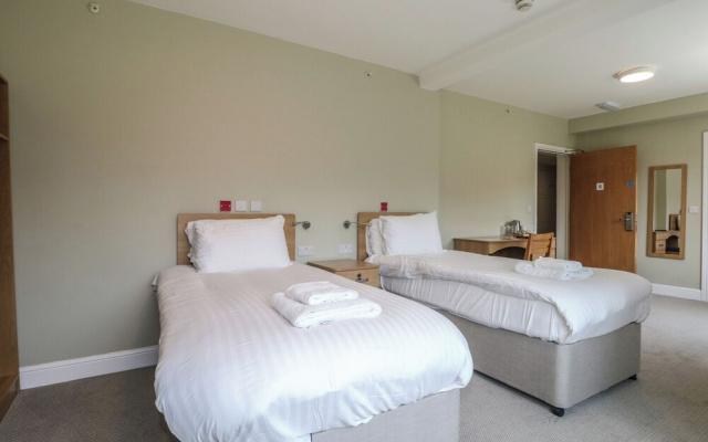 Marine Court Ground-floor Accessible Twin