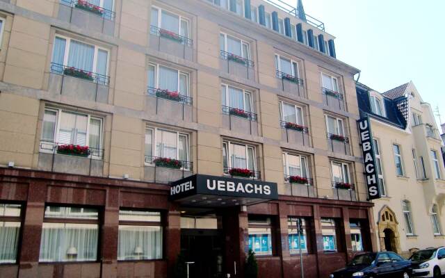 Centro Hotel Uebachs вид на фасад