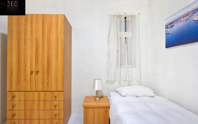 Seafront Sliema - Spacious 3BR opposite beach - AC by 360 Estates