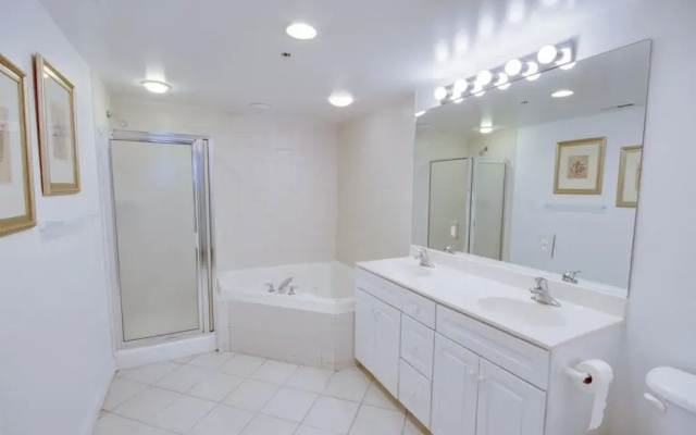 Astoria 205 - 2 Br Condo