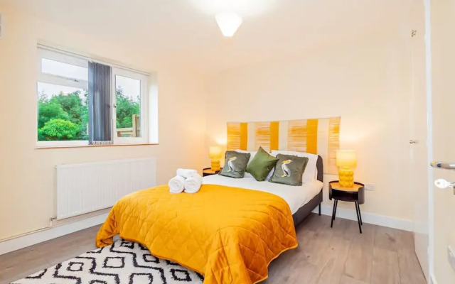 Spacious 2BR Flat Summertown Sleeps 7 5 Star