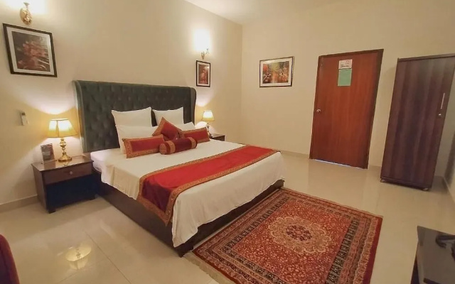 Hotel Gulberg Grand