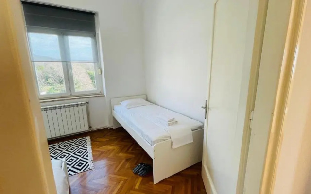 Apartment Reful