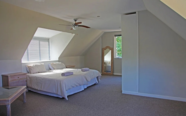 Modern Cottage In Upper Constantia