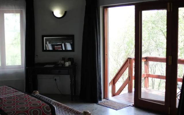 Nahakwe Lodge