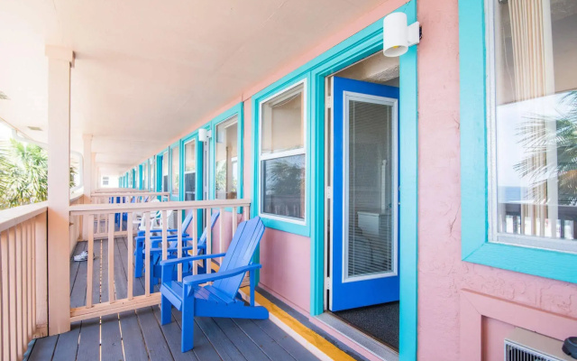 The Driftwood Lodge
