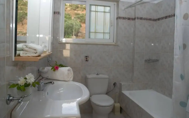 Stylish Flat/ Romantic Sunsets, 300m To The Beach