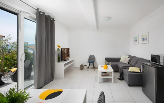 Lemechi Casa Girasole Apartments