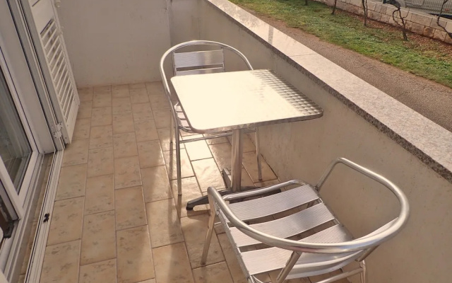 Apartments Sidro-by the sea