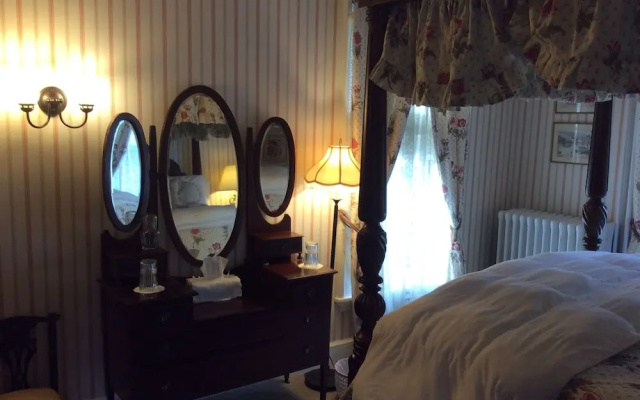John L Stam House