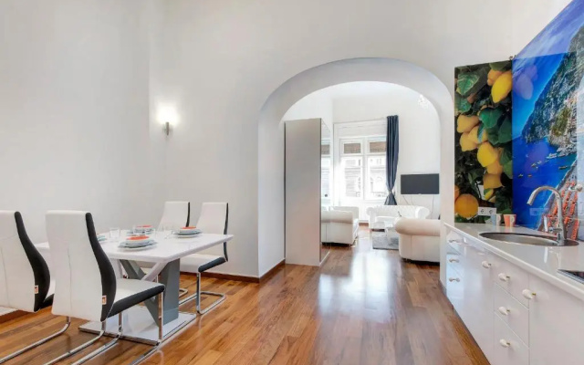 Royale Apartment
