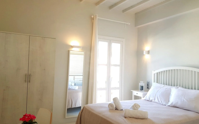 Lefteris Hotel & Apartments