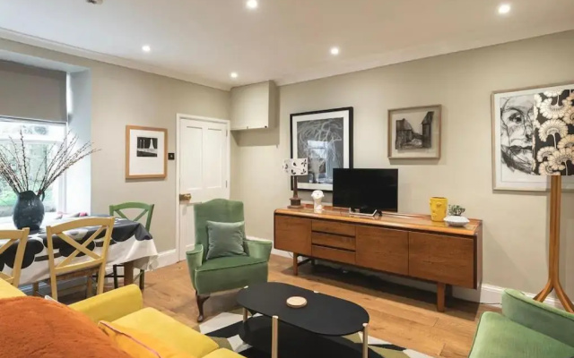 Courtyard Apartment