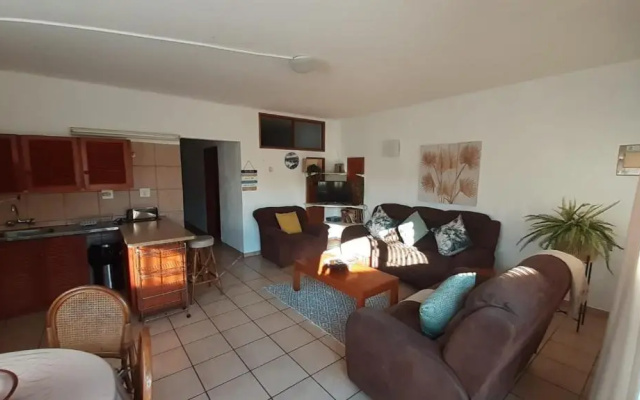 Uvongo cabanas 5A