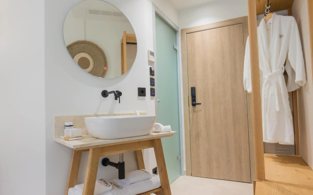 Cabana Blu Hotel & Suites