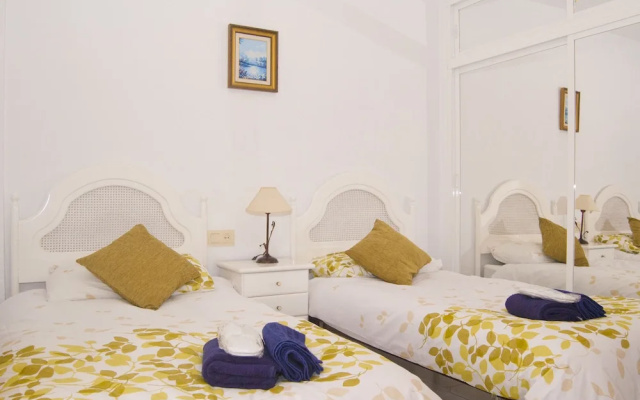 Spacious 2 Bed Apartment in Calahonda