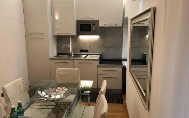 White Residence Apartment