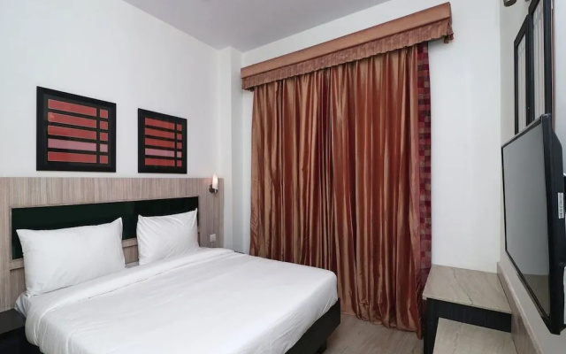 OYO 20016 SilverKey Huda City Centre