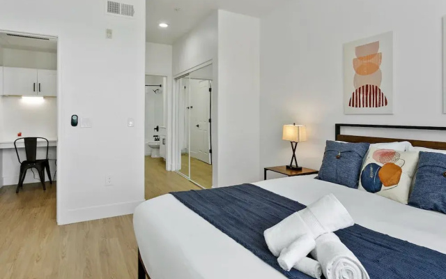 TWO CozySuites Apartment DowntownChandler