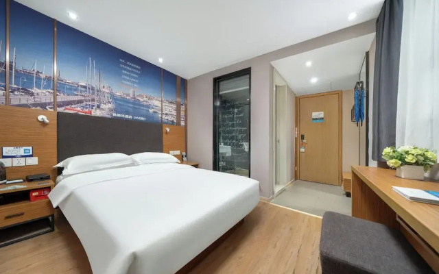 Stay at Guilin Downtown