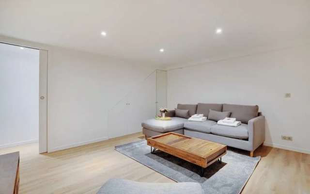 Spacious Apartment With 2 Rooms