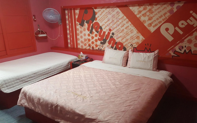 Lucas Hotel