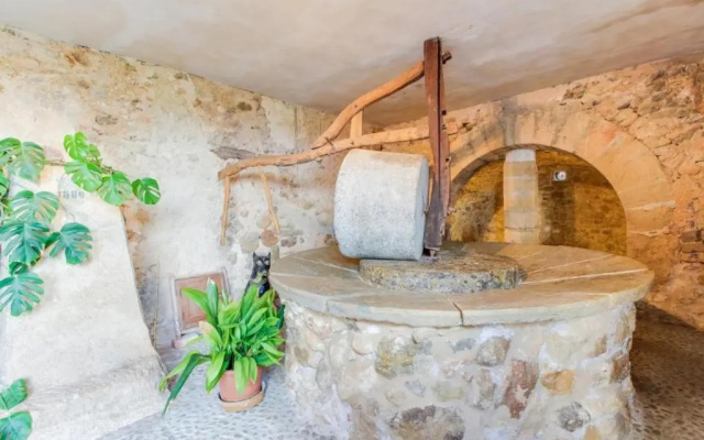 Villa in Consell With Private Pool, air Conditioning and Wifi