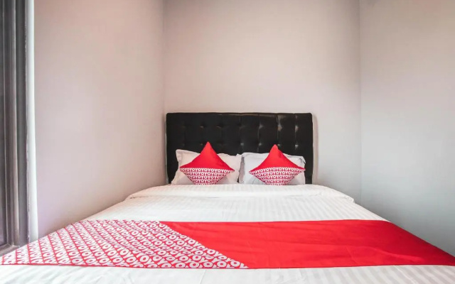 OYO 842 Arafuru Residence Near Rs Duren Sawit