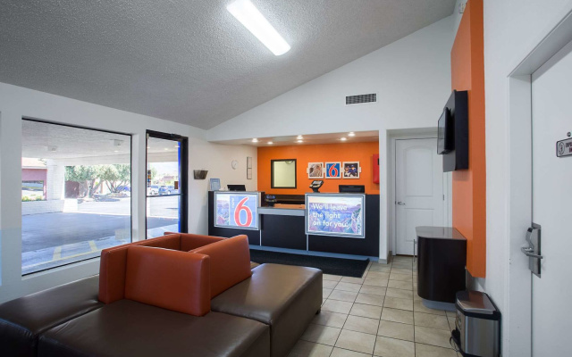 Motel 6 Kingman, AZ - Route 66 West