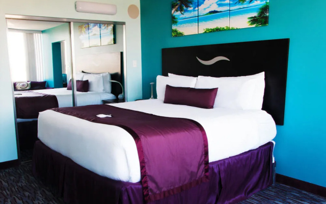California Palms Hotel & Suites