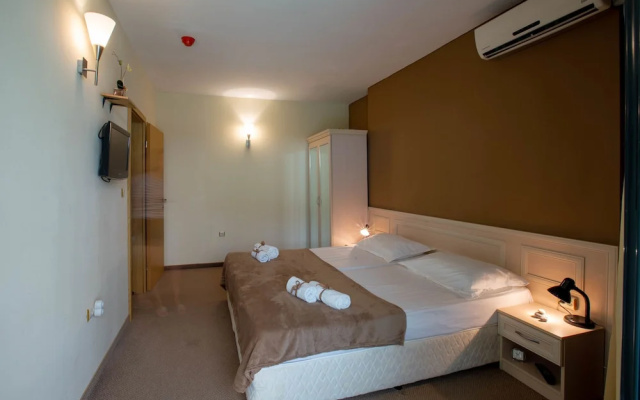 Apartment with Kitchenette in Avalon Complex